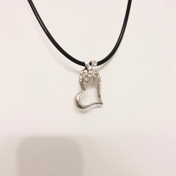 Sparkly Heart Necklace ♥ - Picture 2 of 5